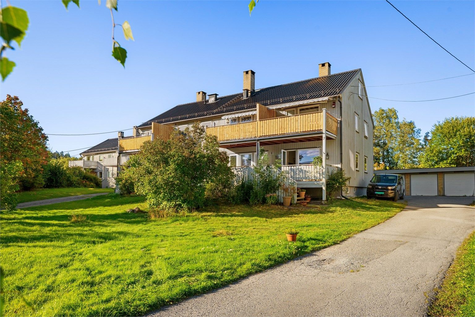 Heggesnaret Borettslag består av 19 andeler fordelt på tre hus i rolige omgivelser.