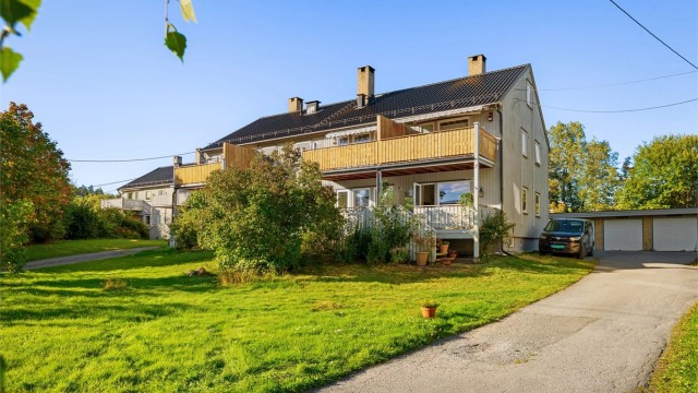 Heggesnaret Borettslag består av 19 andeler fordelt på tre hus i rolige omgivelser.