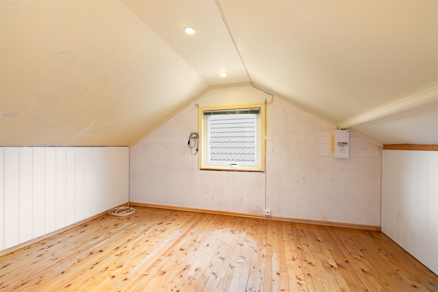 Soverom 1 på loft 
(ikke byggemeldt og godkjent)