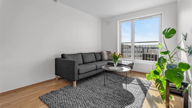 Velkommen til Gunnar Schjelderups vei 33B - Presentert av Blenor Hadergjonaj!