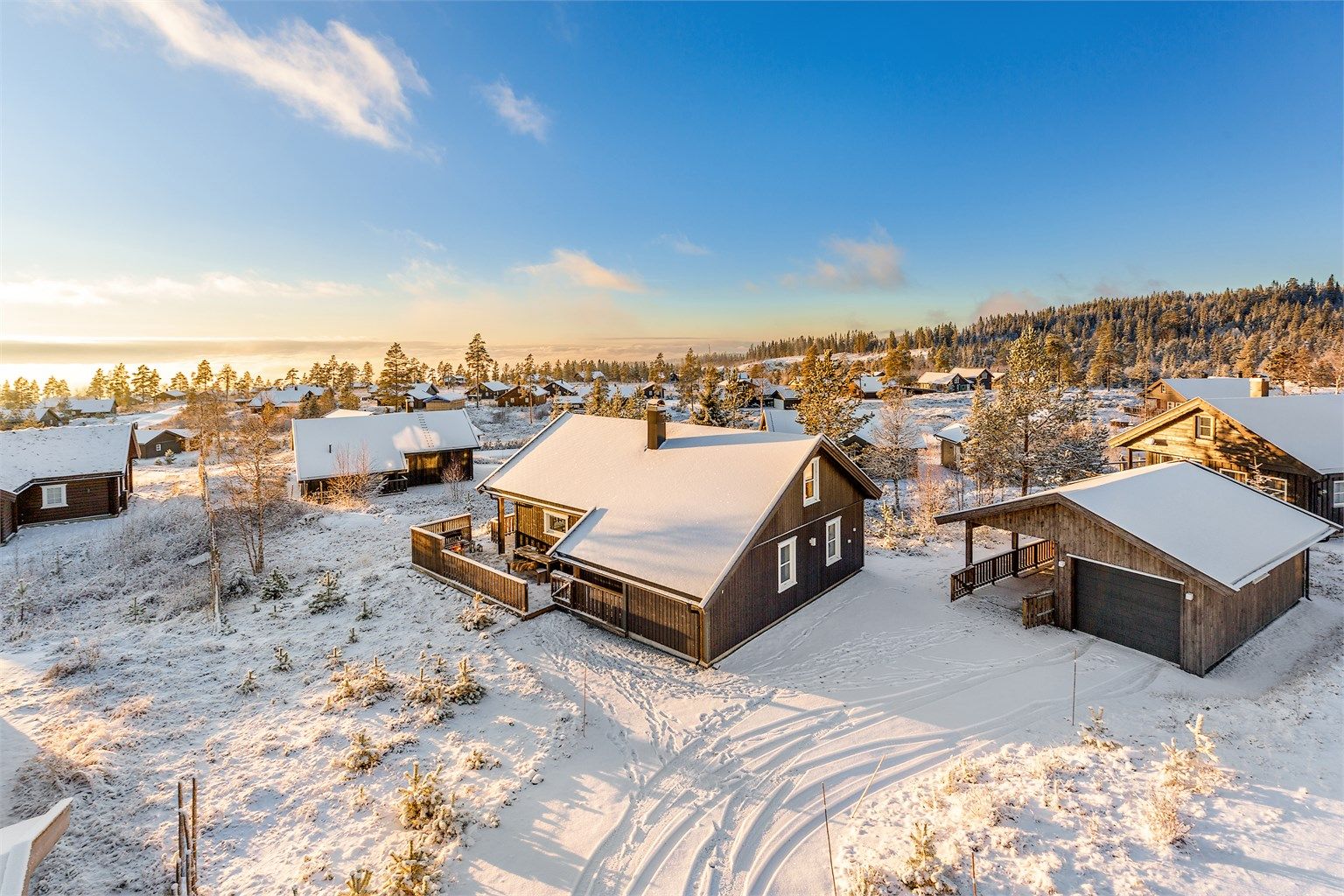 Elisabeth Hanssen v/ Eiendomsmegler Krogsveen ønsker velkommen til Størrhalsstubben 24!

Foto: Digit Media (Remi Fredheim)