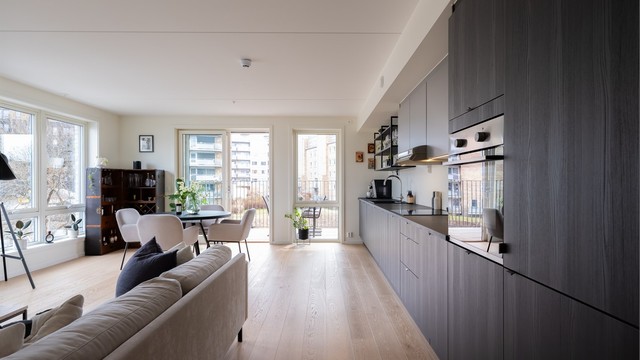 Her er det rikelig med skap- og benkeplass!