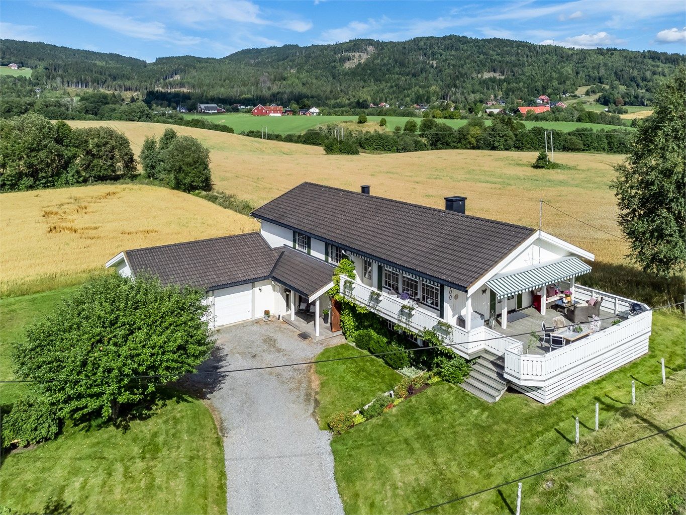 Vålaugsvegen 100 er bygget på tidlig 80-tallet og bygd på tidlig 90-tallet