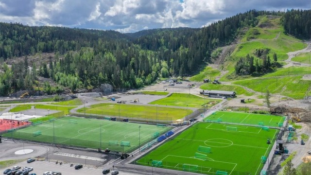 Marikollen idrettspark. Her arbeides det med å utvide en av alpinbakkene og etablere en ski-in ski-out til Blystadlia