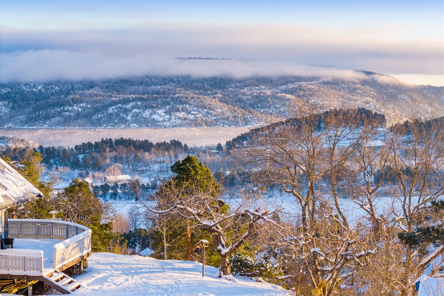 Innholdsrik enebolig i Sætre med nydelig fjordutsikt mot Oslofjorden 