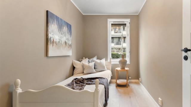 Det andre soverommet egner seg godt som barnerom, gjesterom eller kontor.