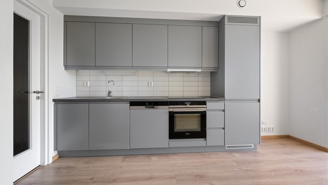 Dette er en moderne og arealeffektiv leilighet, ferdigstilt i 2021.