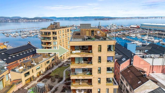 Her bor du med umiddelbar nærhet til sjøen, båthavnen og alt Holmestrand sentrum har å by på, med butikker og togstasjon i gangavstand.
Foto: Tor Harald Johannessen