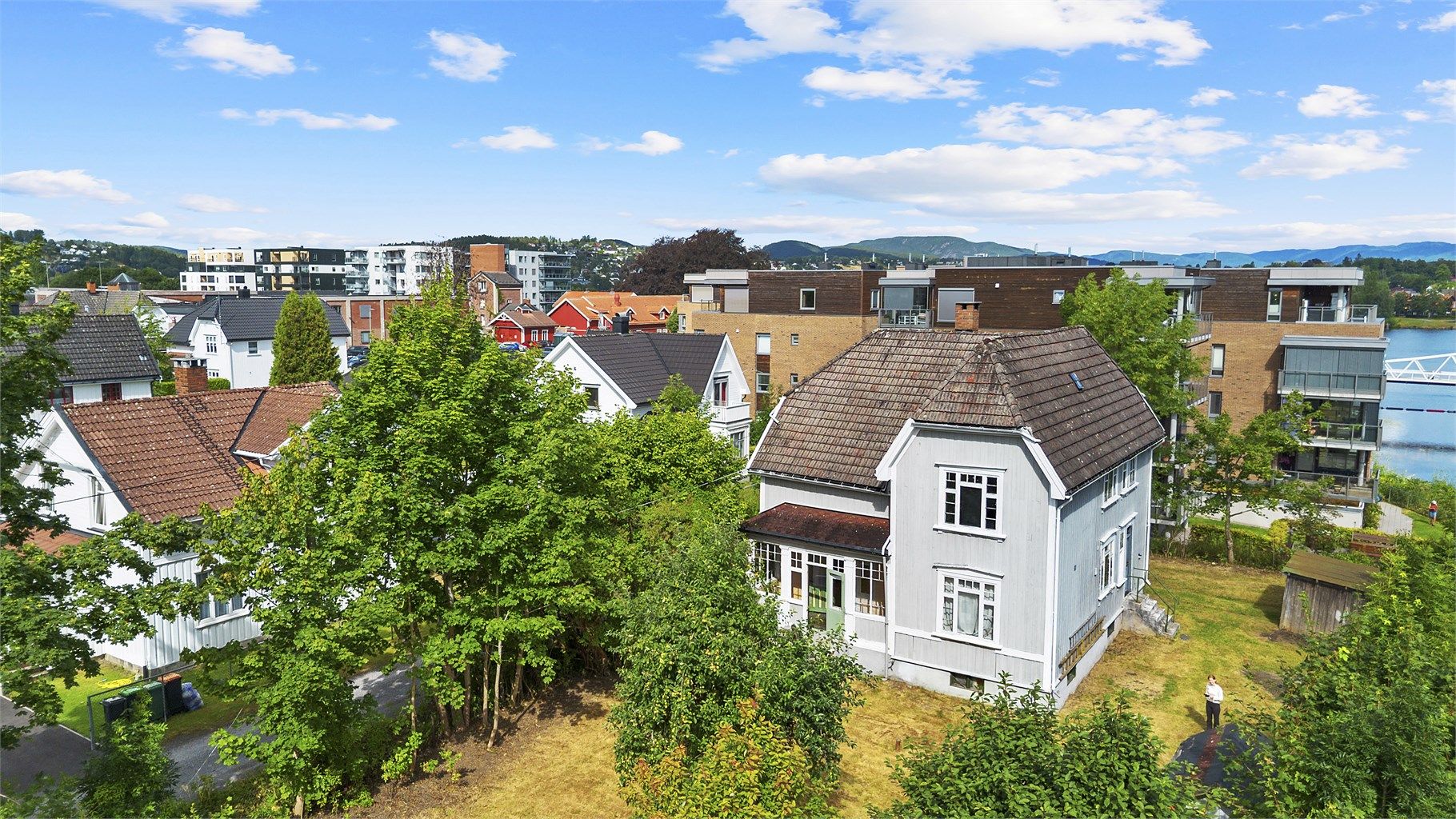 Innholdsrik enebolig med klassisk uttrykk og flere originale bygningsdetaljer. Foto: A7 media