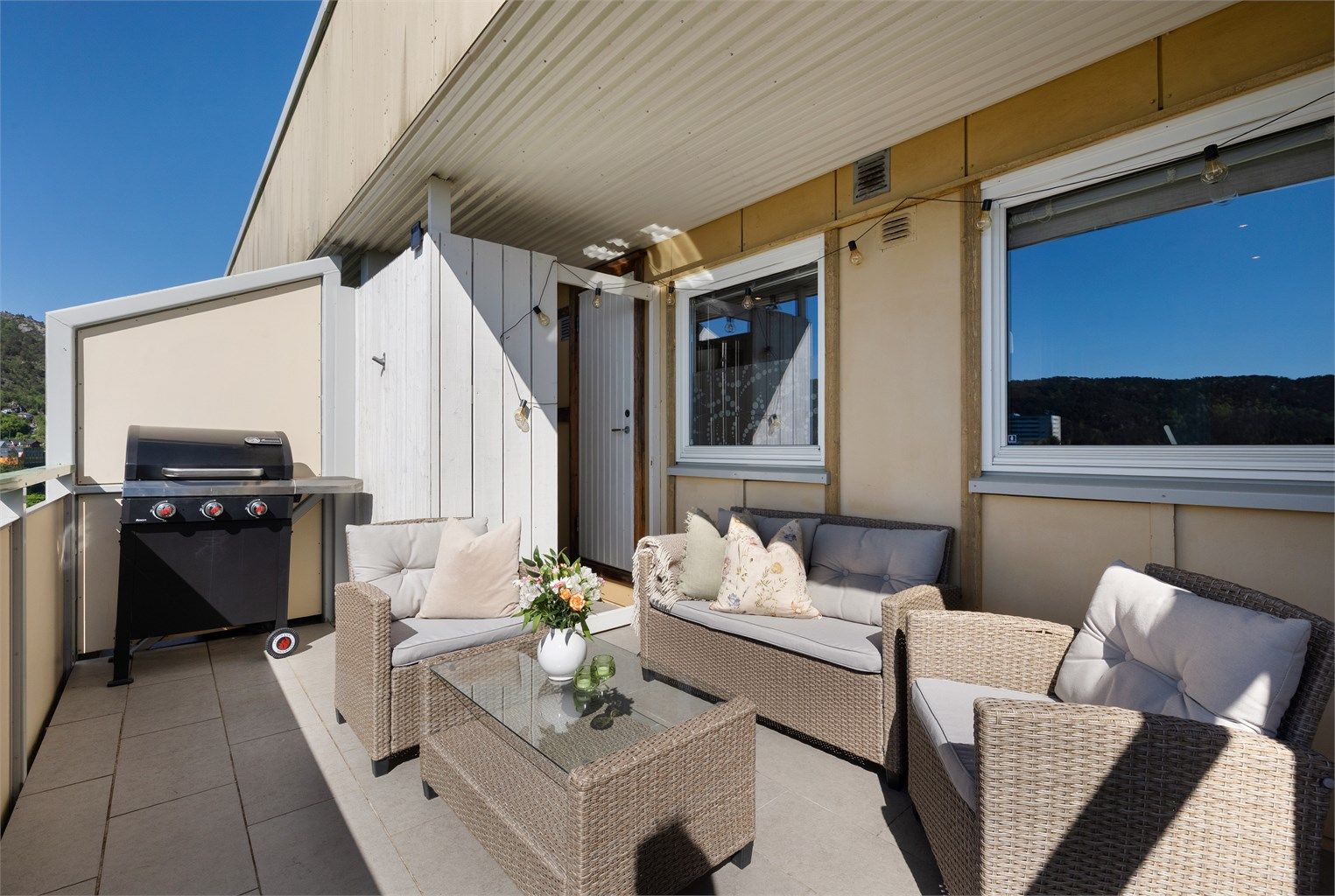 Balkong i fin forlengelse av stuen