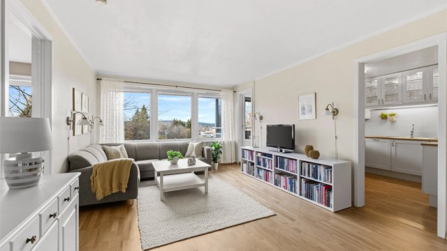 Eiendomsmegler Krogsveen v/Idriss Eliassy ønsker velkommen til Orrevegen 6