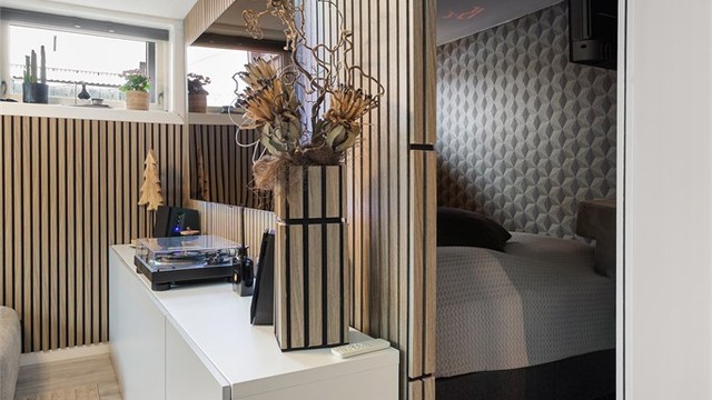 Fra stuen er det tilgang en sovealkove - Hybel