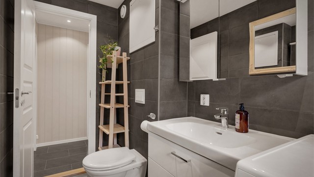 Badet ble oppgradert i 2023 i regi av borettslaget, med nytt rørsystem.