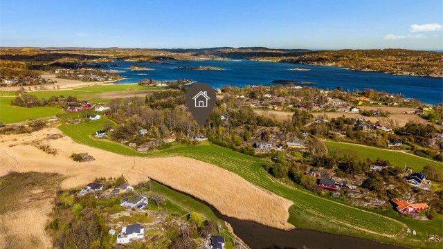 Området består av en blanding av fritidsbebyggelse, kulturlandskap og naturområder.
