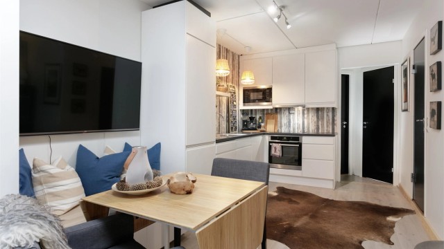 Krogsveen Sunnmmøre v/Eiendomsmegler Harald Osdal har gleden av å presentere en flott oppgradert fritidsleilighet beliggende i Bjorli Appartmentshotell like ved alpinbakken på Bjorli