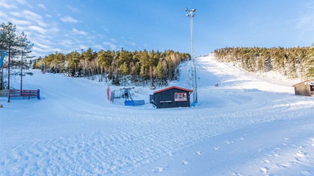 Populære Grefsenkleiva alpinanlegg ligger i få minuttes gange fra Årvollskogen