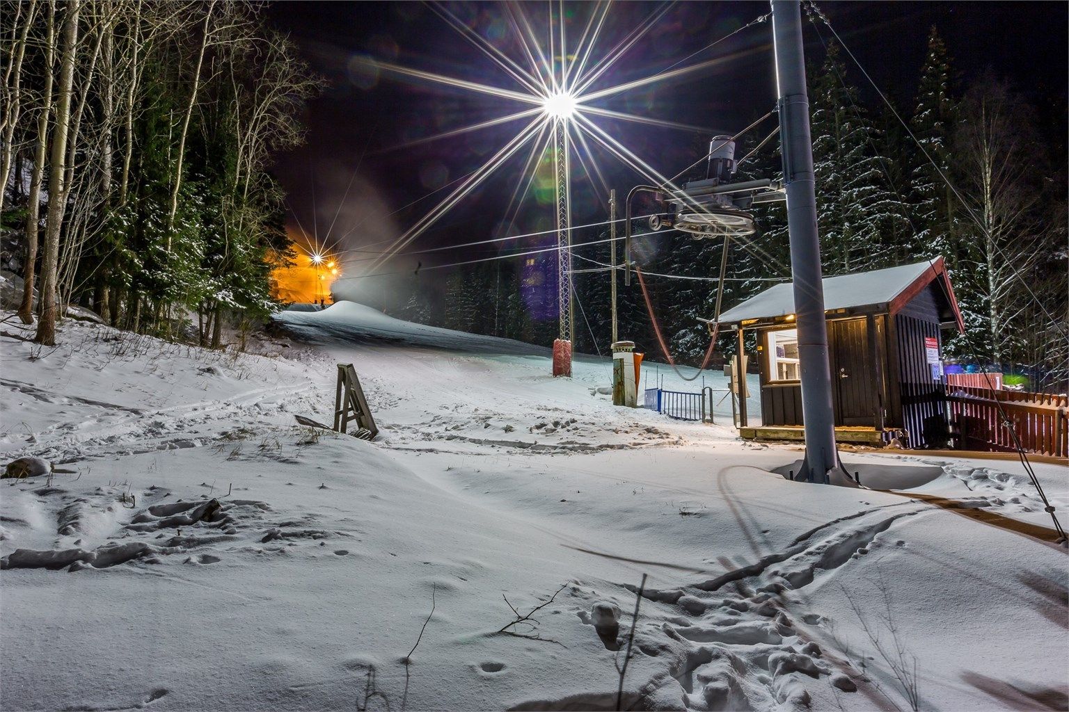  Grefsenkleiva - Bakken er 450 meter lang, 50 meter bred og har en høydeforskjell på 110 meter. Dette er en del av Oslo Skisenter og er perfekt for å lære seg å stå på ski 