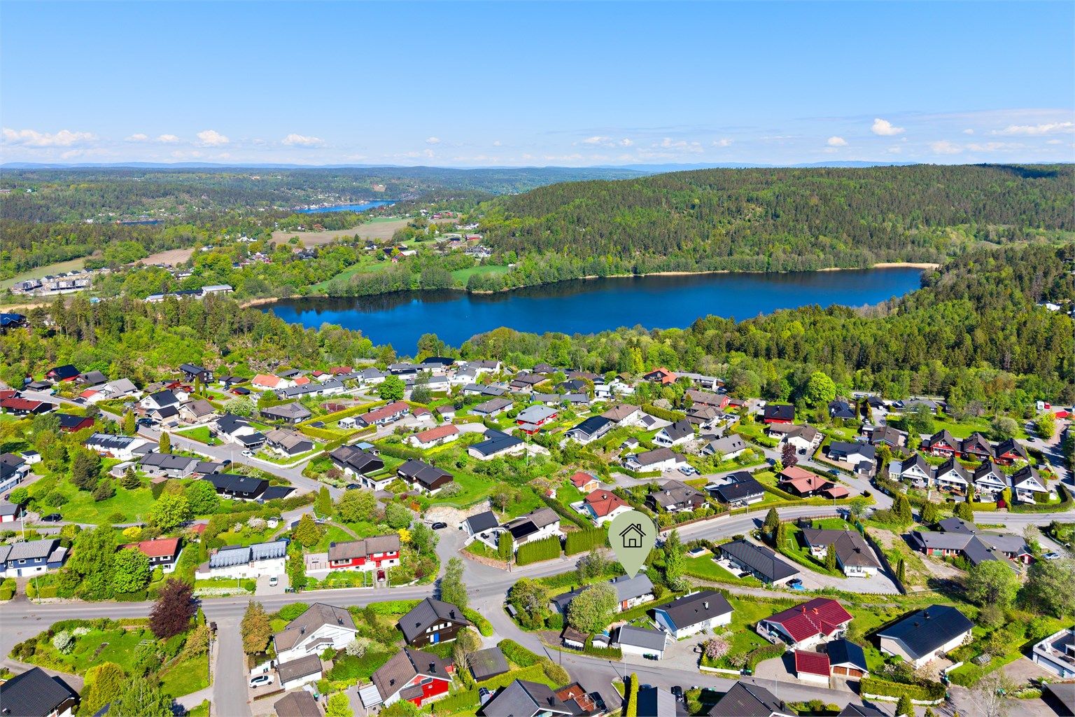Her får du en romslig halvpart av vertikaldelt bolig, i et rolig og barnevennlig boligfelt på Togrenda/Vinterbro