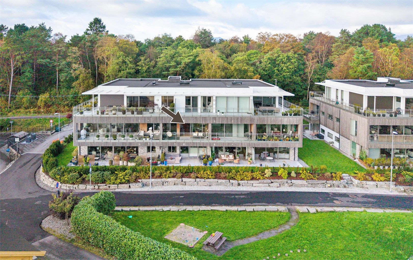 Velkommen til denne fantastiske leiligheten presentert av Fredrik Stuhr i Krogsveen Bergen sentrum.
Fotograf: Mats Lie