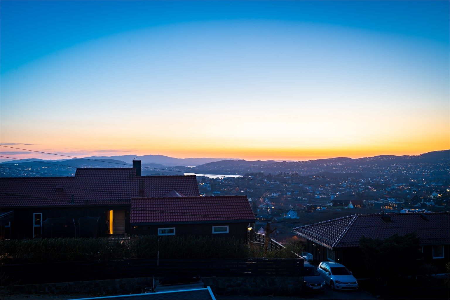 Magisk utsikt i retning Sotra med både innseiling og innflyging