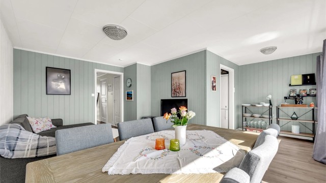 Velkommen til Veienmoen 13. Leiligheten ligger i et koselig og veletablert boligområde på Veienmoen/Høyby. Fotograf: Håvard Daae Rognli v/ iSnitt.