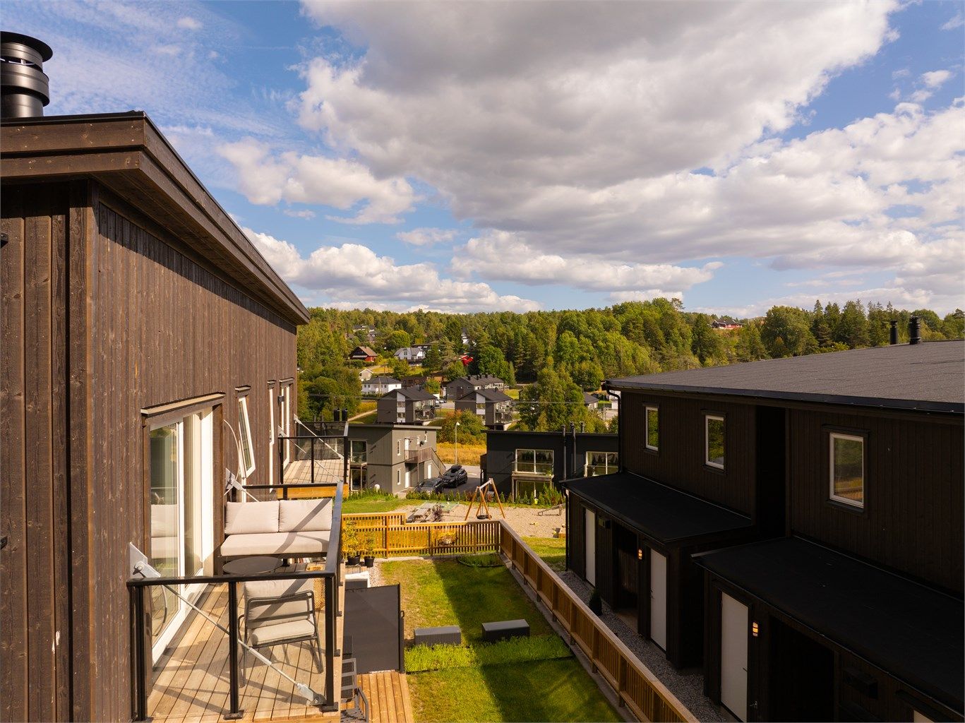 Fin plass til utemøblement på balkongen.