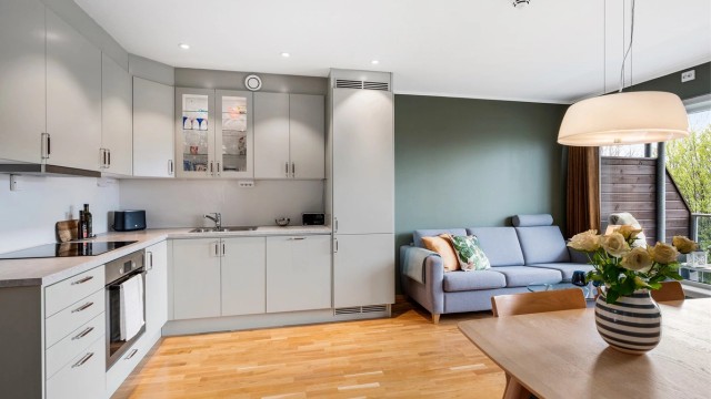 Pen leilighet fra 2017 med meget god nybyggstandard.