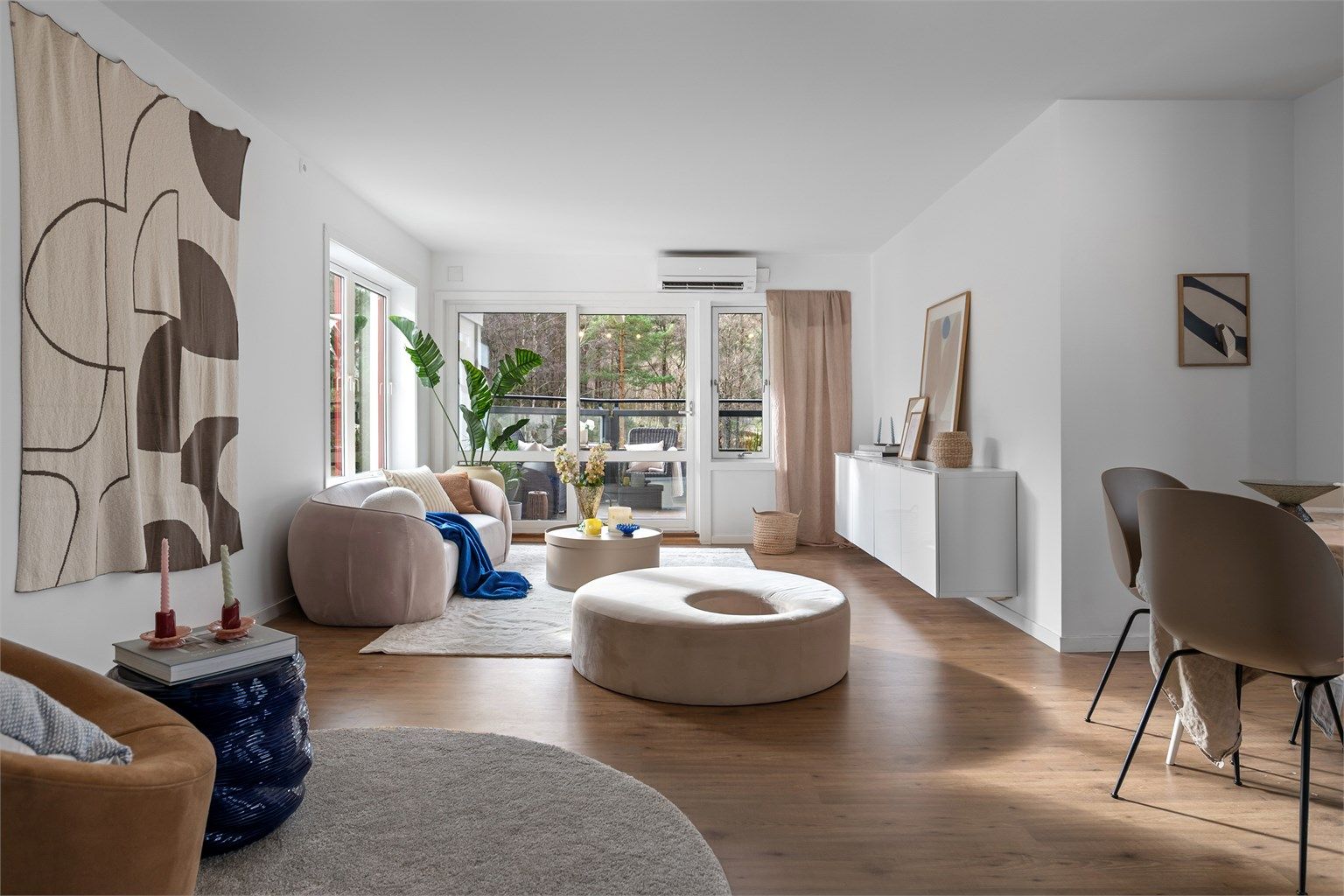 - Velkommen til Løvåsbakken 21! -