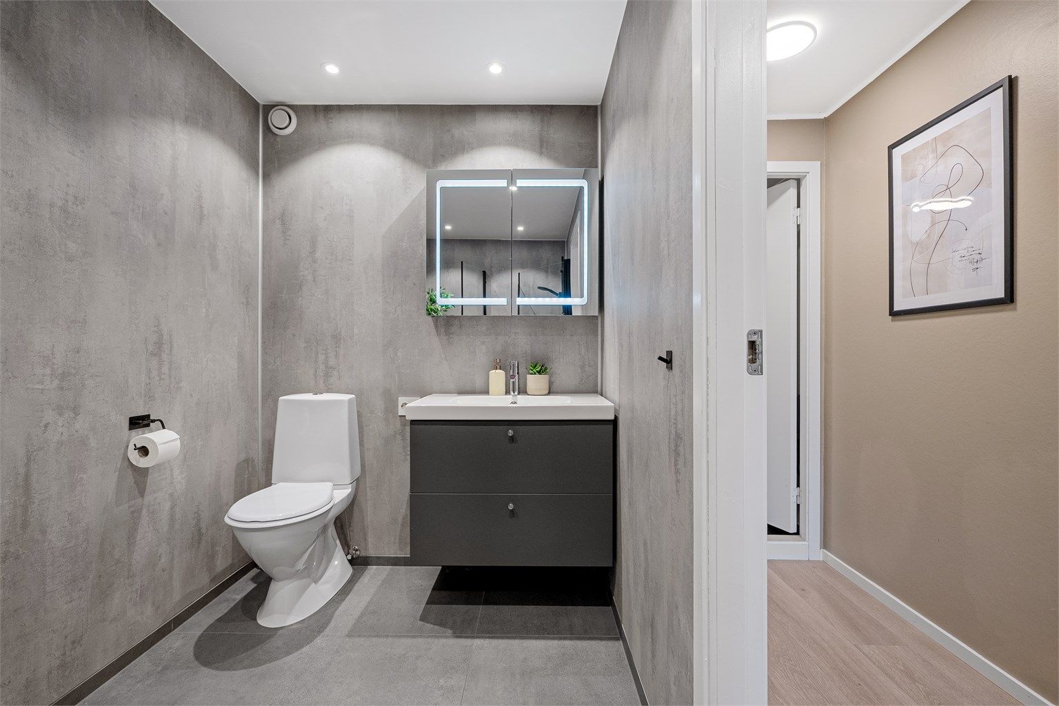 Vaskerom ligger i bakkant av bad. 