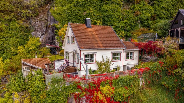 Trosvikvegen 26 - Solrikt, lunt og usjenert