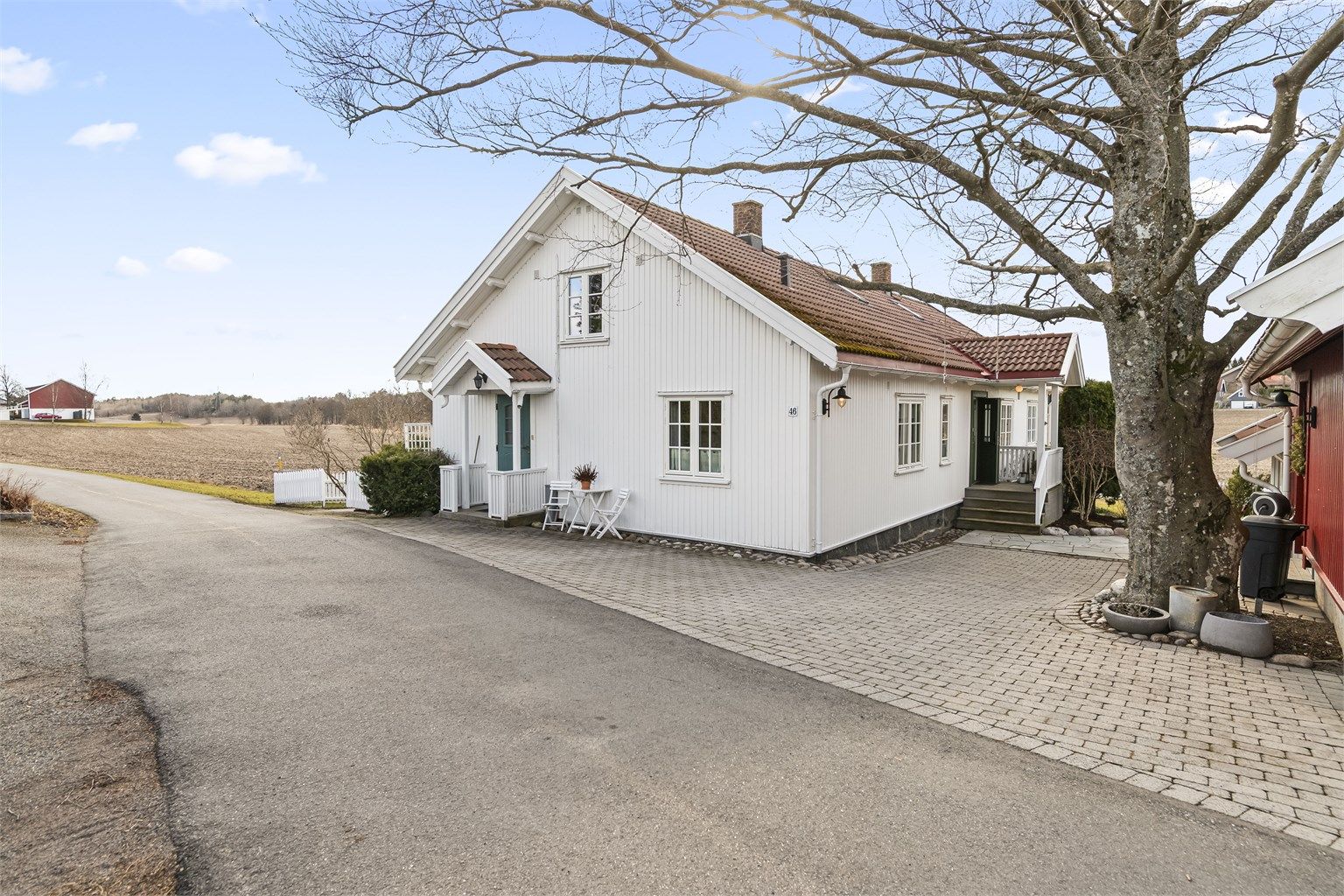 Velkommen inn til utleiedelen, som har inngang på enden av huset.