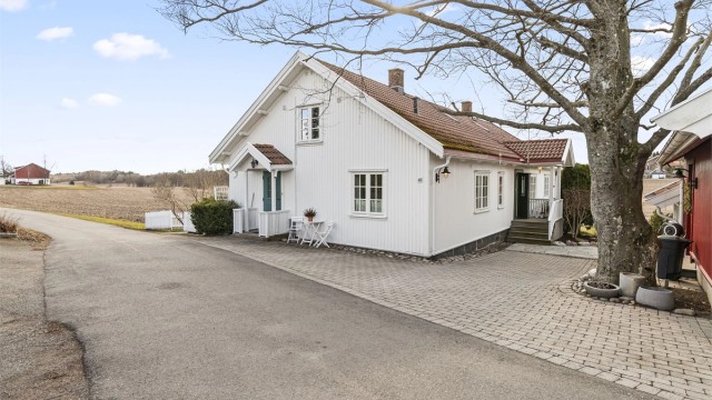 Velkommen inn til utleiedelen, som har inngang på enden av huset.
