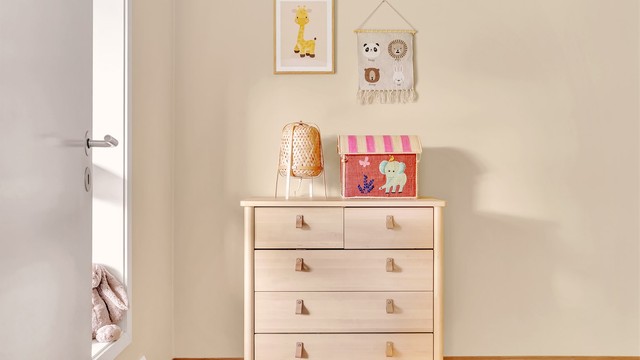 Rommet har også god plass til oppbevaring.