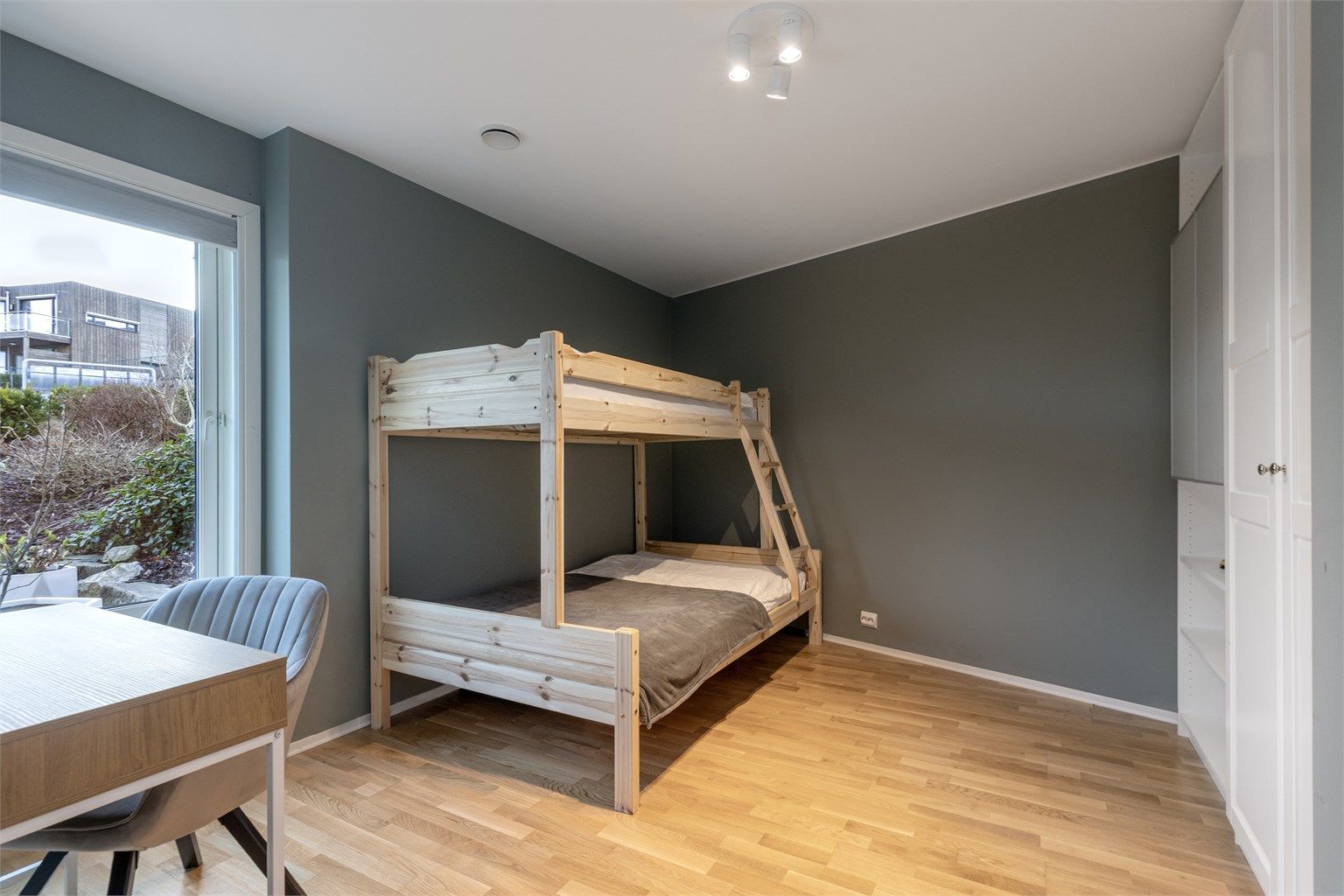 Allsidig soverom nr. 4 som kan brukes som gjesterom eller kontor. 