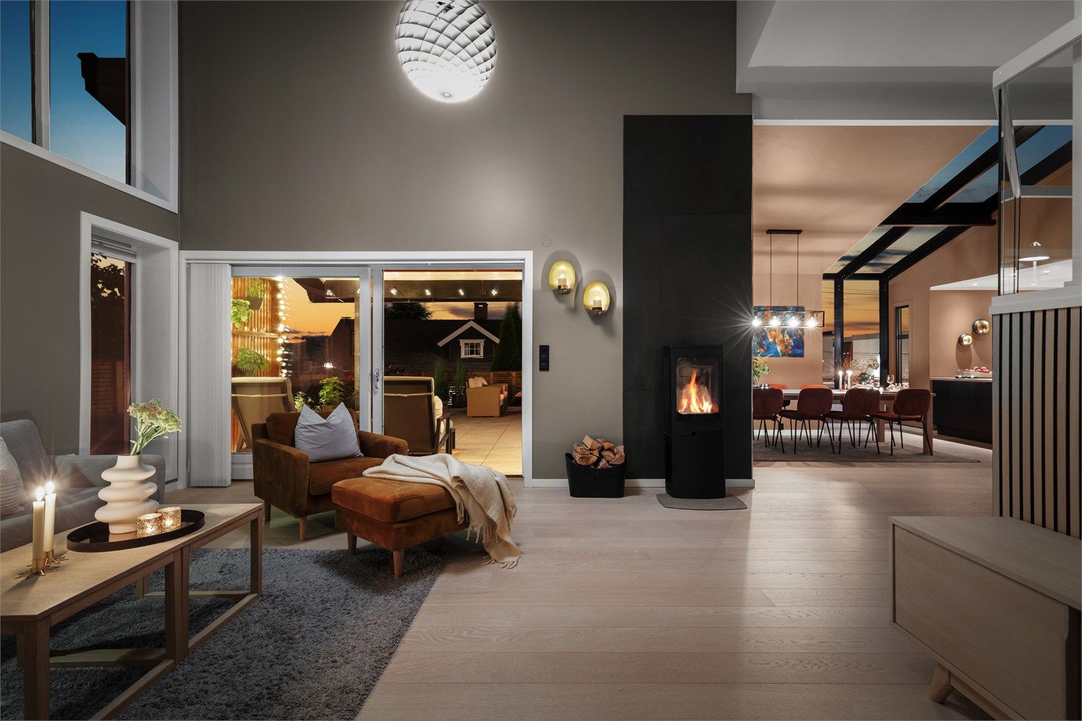 Velkommen til Jonsokveien 18B - en meget tiltalende enebolig med særpreg og høy wow-faktor.