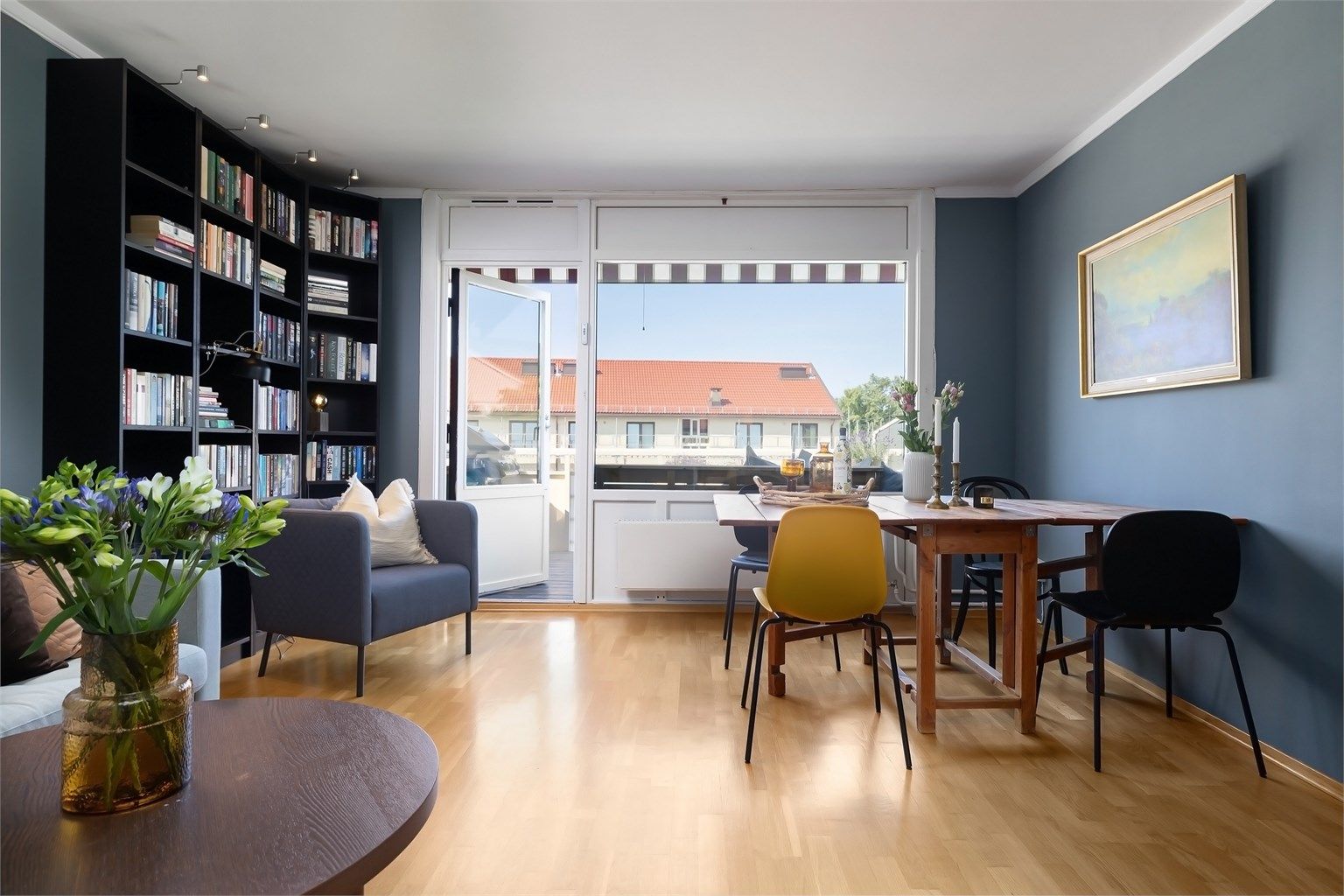 Borettslaget har nylig byttet vinduer, balkongdør og etterisolert fasaden