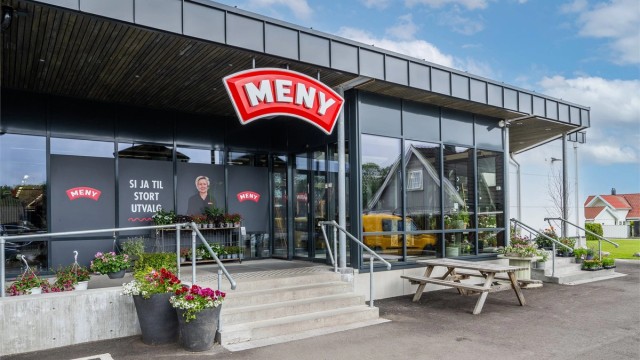 Meny Borre ligger bare fire minutter unna med bil for daglige innkjøp.