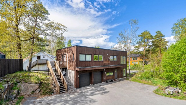 Velkommen til Vestre Kystvei 130. Sentral beliggenhet.