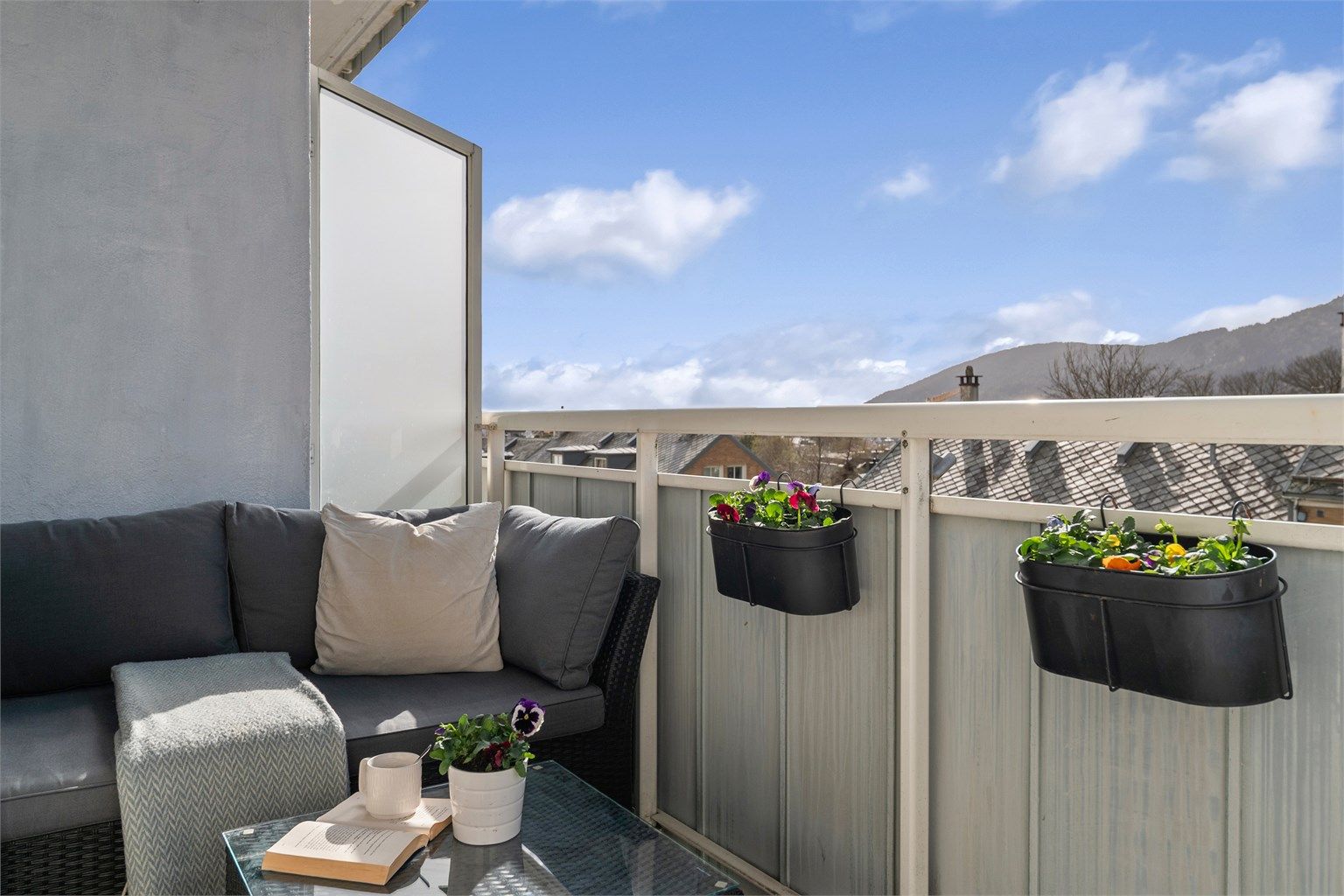 - Velkommen til denne flotte leiligheten i Nattlandsveien 48 -