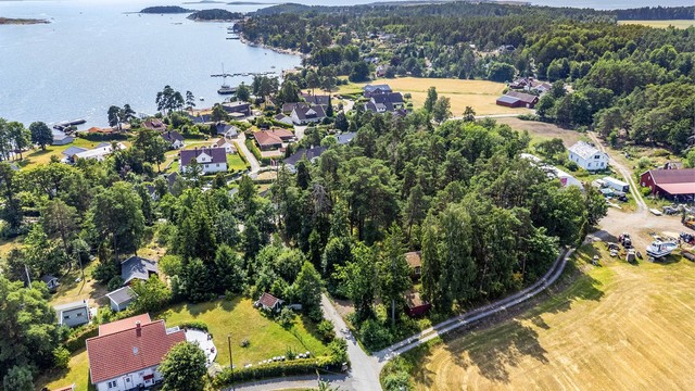 Tomten sett fra nordøstlig kant.