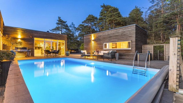 Gjennomført uteområde i skjermede omgivelser.