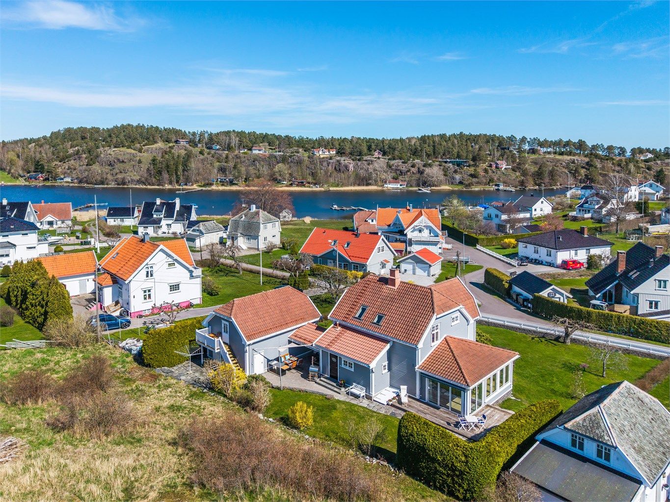 Nærmeste dagligvarebutikk, Meny Nøtterøy, ligger kun 4 minutter unna med bil.