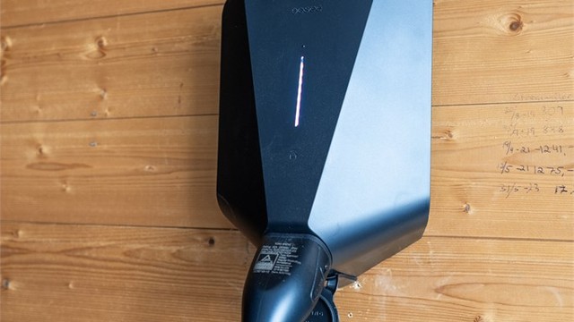 Garasjeplassen er klargjort for fremtiden med installert elbillader.