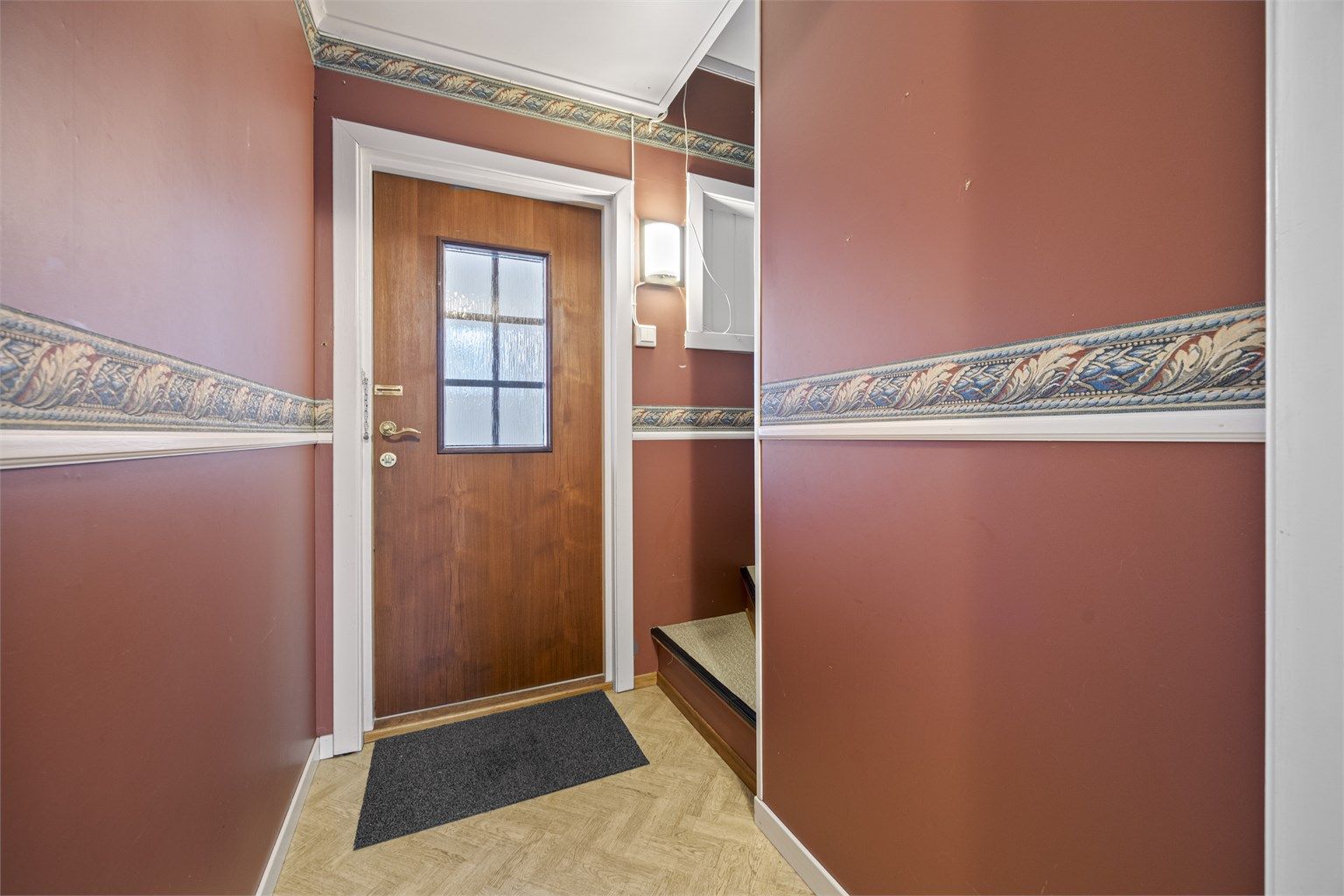 Vindfanget ønsker velkommen inn i boligens hovedetasje.