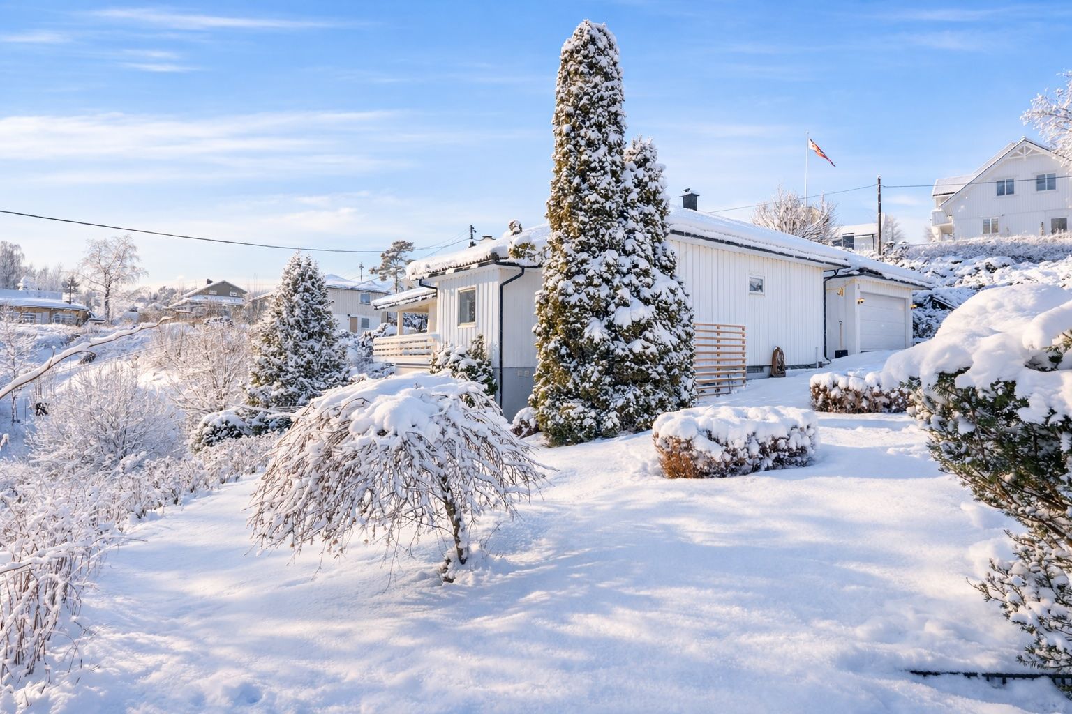 Her bor du med umiddelbar nærhet til Kjekstadmarka, med skiløype kun få meter fra gårdsplassen.