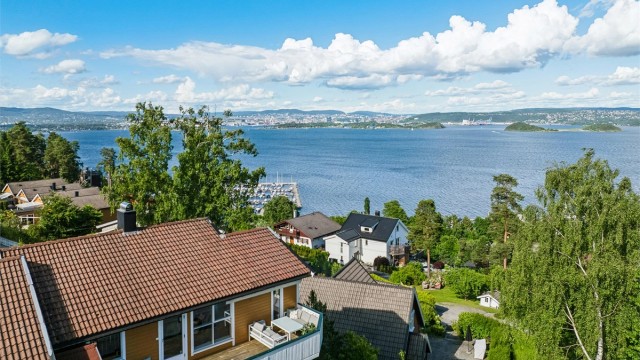 Velkommen til Sigurds vei 21B – Presentert av Elisiff Wennersgaard v/Krogsveen Nesodden. Foto: Per O. Skjellnan v/Efkt