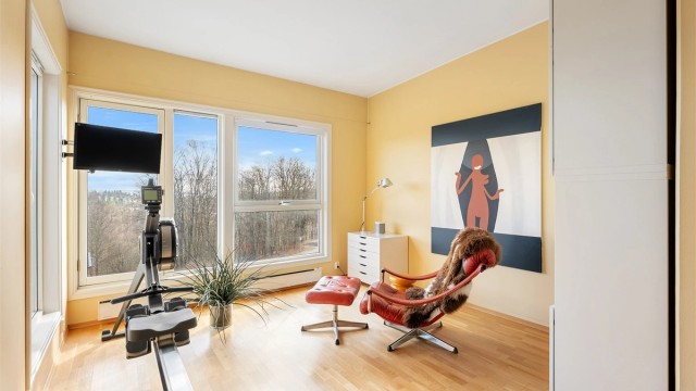 Det er mulighet for flere møbleringssoner i loftstuen