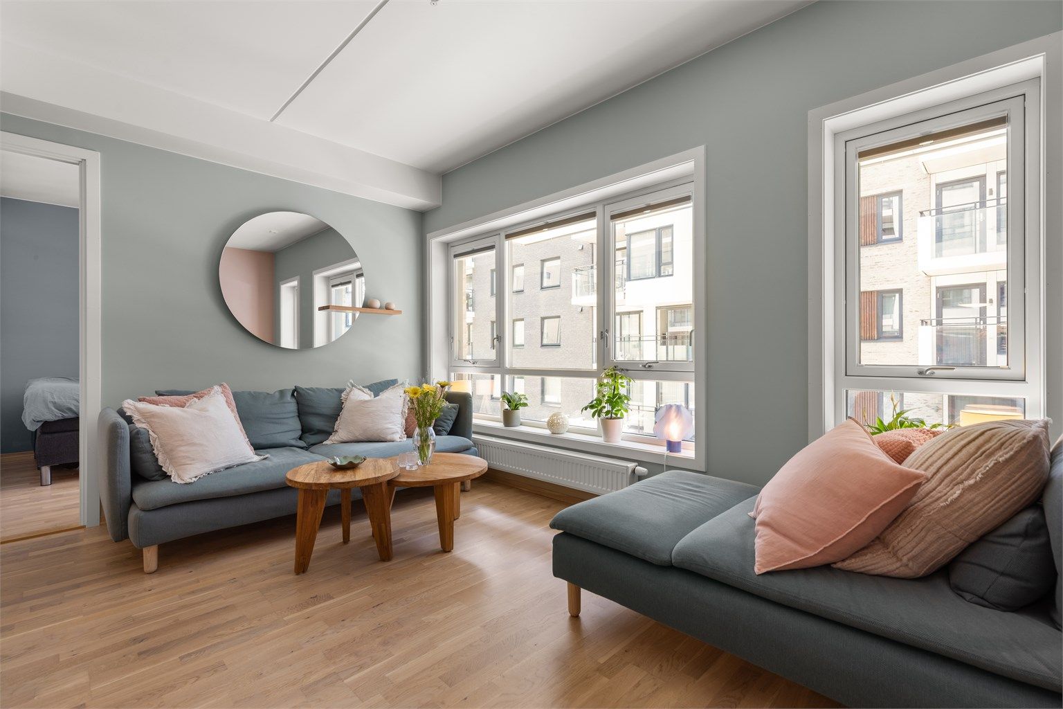 En stilren og tiltalende 2-roms leilighet fra 2019! Foto: Alejandro Villanueva