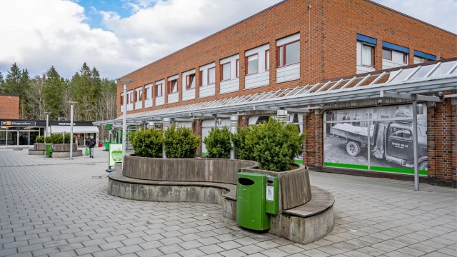 Ellingsrud Senter og Furuset Senter ligger en kort kjøretur unna for et utvidet servicetilbud.