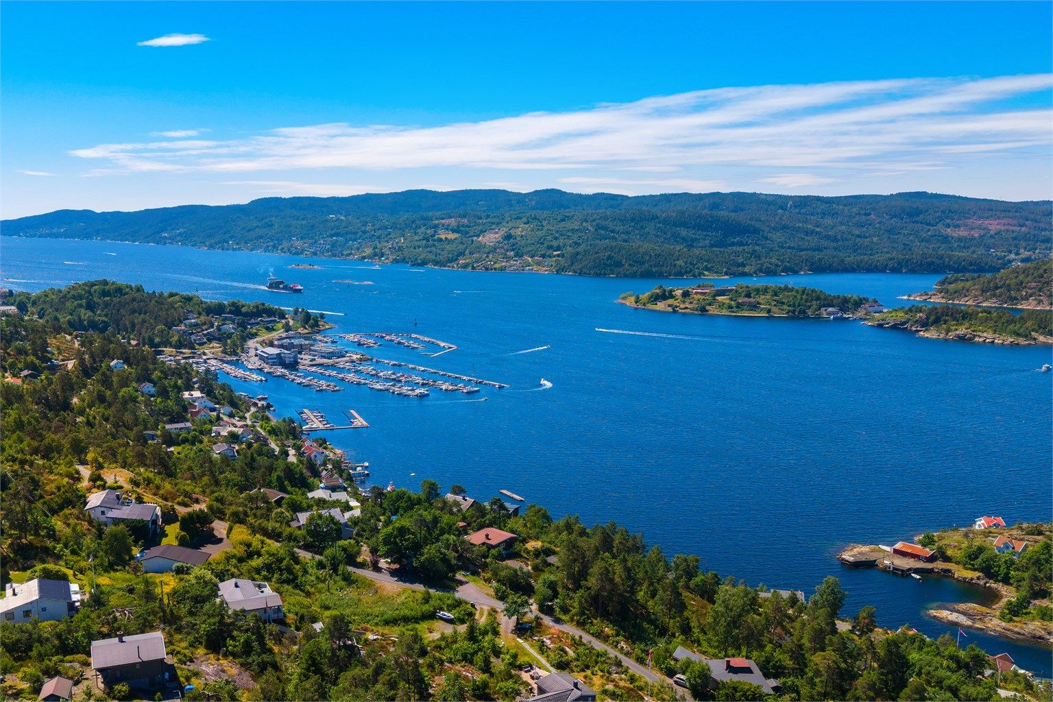 Den korte reiseveien til Oslo, ca. 40 minutter, gjør hytta enkel å bruke året rundt.